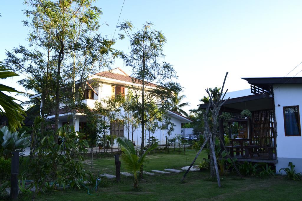 Hotel Baan Suan La Moon Chiang Khan Exterior foto