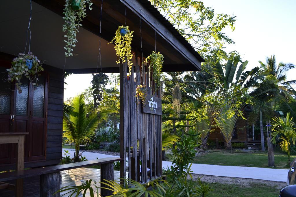 Hotel Baan Suan La Moon Chiang Khan Exterior foto