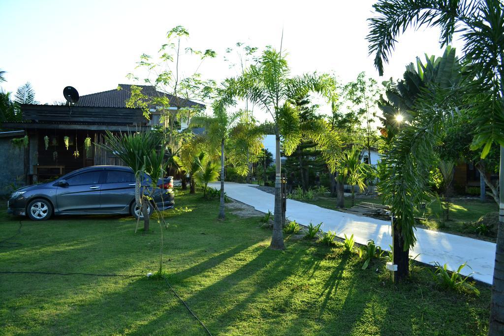 Hotel Baan Suan La Moon Chiang Khan Exterior foto