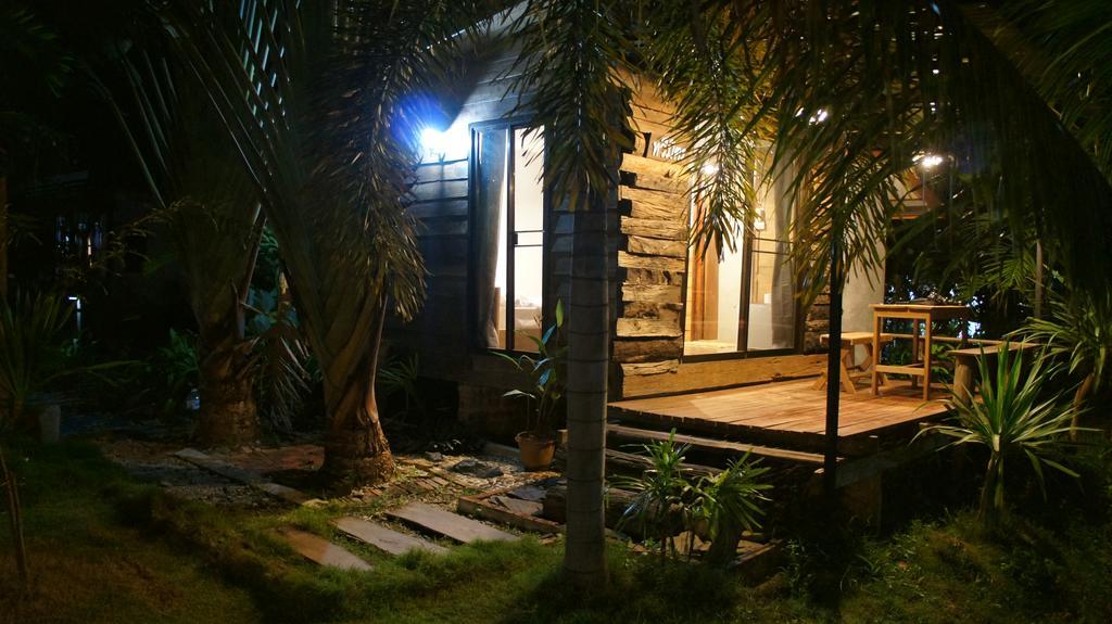 Hotel Baan Suan La Moon Chiang Khan Exterior foto