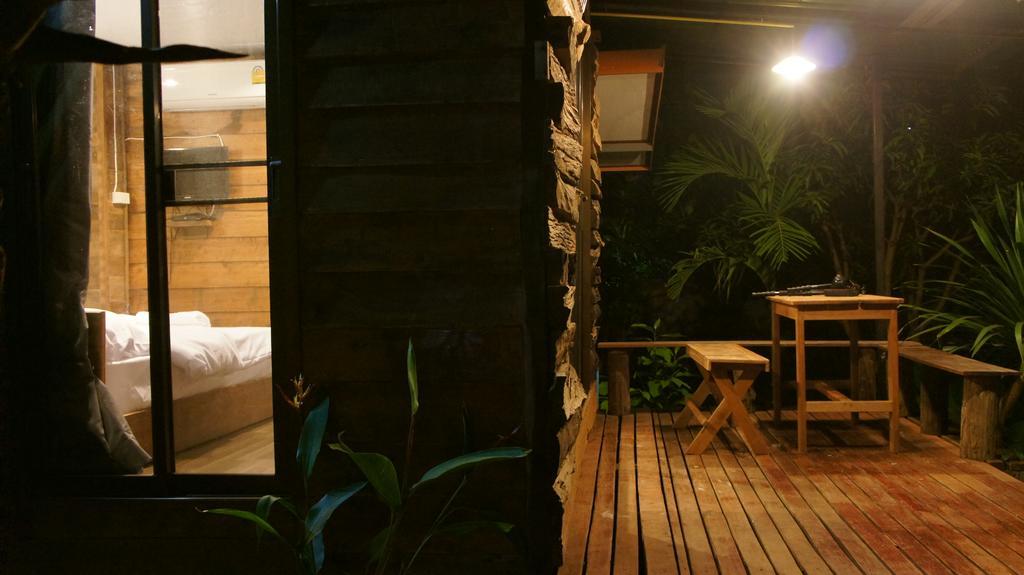 Hotel Baan Suan La Moon Chiang Khan Exterior foto