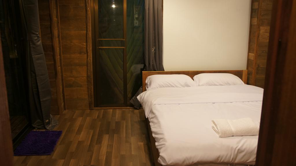Hotel Baan Suan La Moon Chiang Khan Exterior foto