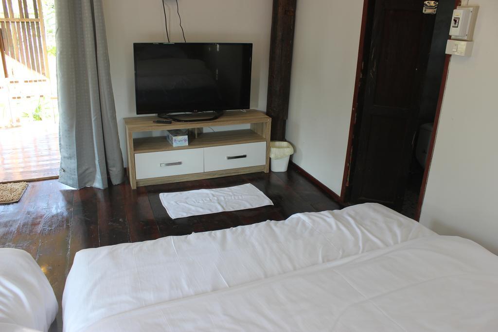Hotel Baan Suan La Moon Chiang Khan Exterior foto