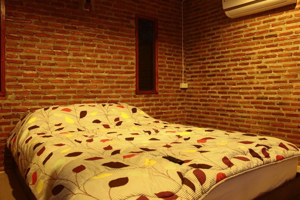 Hotel Baan Suan La Moon Chiang Khan Exterior foto