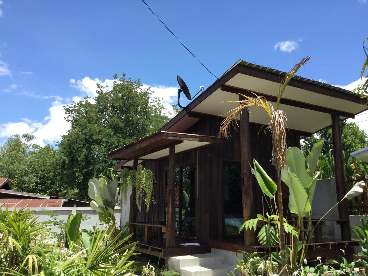Hotel Baan Suan La Moon Chiang Khan Exterior foto